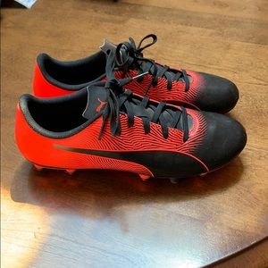 WORN ONCE. Puma soccer cleats Boys 6.5